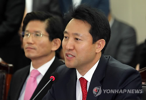 ▲ 오세훈 서울시장이 21일 오전 영등포구 여의도동 한나라당 당사에서 열린 대표최고위원 초청 당 소속 광역단체장 간담회에서 발언을 하고 있다. ⓒ연합뉴스