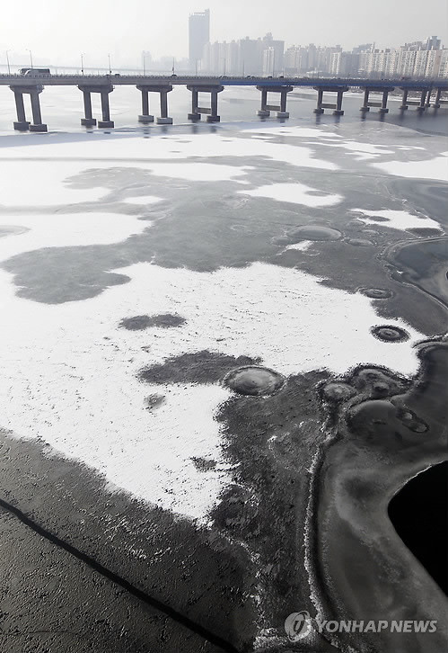 ▲ 전국 대부분 지방에 한파 특보가 내려진 가운데 26일도 추울것으로 예상된다.ⓒ연합뉴스