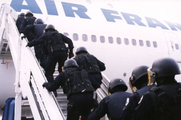 ▲ 인터넷에서 쉽게 찾을 수 있는 UDT대원의 기본화기 MP5의 제원.ⓒ