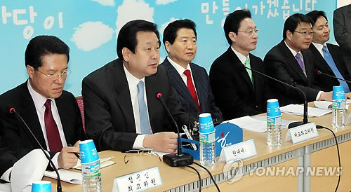 ▲ 안상수 대표를 비롯한 한나라당 지도부가 26일 오전 광주 북구 중흥동 한나라당 광주시당사에서 최고위원회의를 갖고 있다. ⓒ연합뉴스