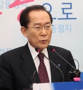 ▲ 이회창 자유선진당 대표가 생포된 소마리아 해적과 관련해 김관진 장관에 일침을 가했다. ⓒ  연합뉴스