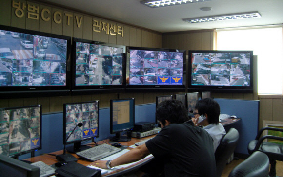 ▲ 서울시는 초등학교 내 독립 학사(學舍) 등 취약지역에 CCTV를 추가로 설치해 학교 폭력·유괴 등 각종 범죄로부터 아이들을 안전하게 지킬 계획이라고 31일 밝혔다 ⓒ 서울시