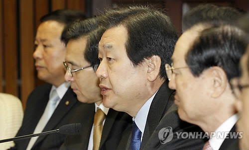 ▲ 김무성 한나라당 원내대표가 11일 오전 여의도 국회에서 열린 주요당직자회의에서 모두발언을 하고 있다.ⓒ연합뉴스