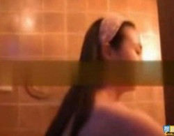 ▲ 중국에서 딸의 샤워 동영상을 올려 공개구혼 한 엄마가 화제를 모으고 있다.ⓒ상하이저널 캡처