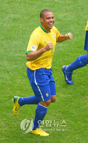 ▲ 지난 2006년 독일 월드컵 때 3골을 추가해 월드컵 총산 최다득점(15골) 기록을 보유한 살아있는 전설 호나우두가 은퇴를 선언했다.  ⓒ연합뉴스