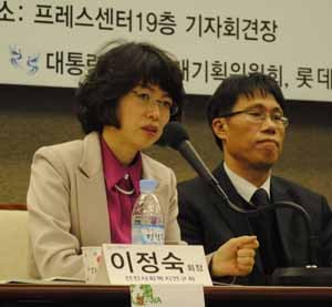 ▲ 선진사회복지연구회 이정숙 회장은 저출산 문제를 극복하기 위한 방법으로 시민들의 참여를 호소하고 있다.ⓒ 뉴데일리