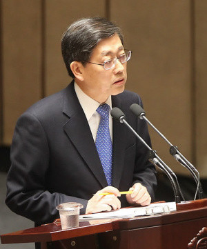 ▲ 김황식 국무총리는 23일 국회 대정부질문에서 구제역 사태와 관련 