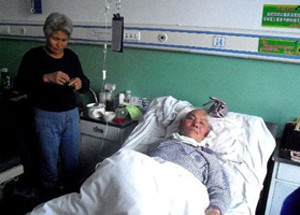 ▲ 중국의 한 병원이 할아버지를 처녀를 바꾸는 ‘놀라운 진료’를 했다.ⓒ프레스1 캡처