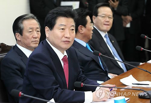 ▲ 한나라당 안상수대표가 2일 오전 서울 여의도 당사에서 열린 최고중진연석회의에서 합당 관련 발언을 하고 있다. ⓒ연합뉴스