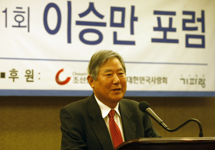 ▲ 안병훈 뉴데일리 이승만연구소 회장이 9일 프레스선테서 열린 발족식서 