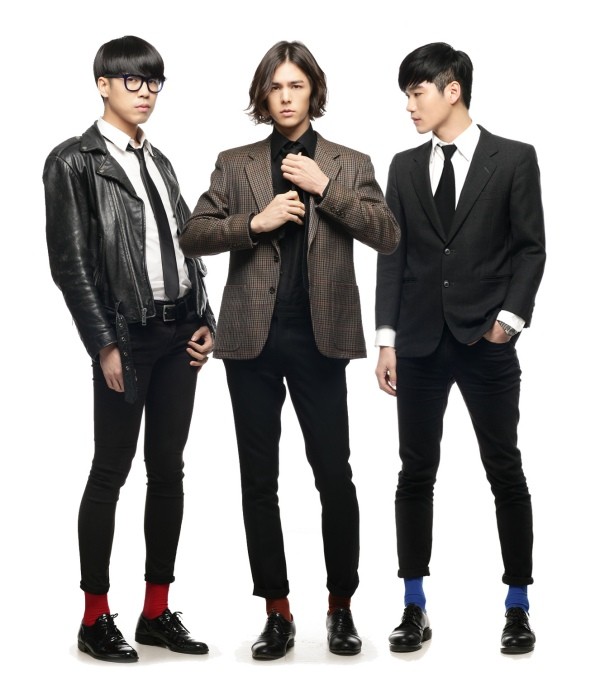 ▲ 밴드 메이트(정준일, 임헌일, 이현재) 가 11일 디지털 싱글 'Transform'을 발매했다. ⓒ젬컬처스 제공
