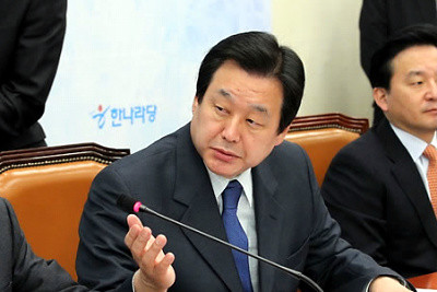 ▲ 한나라당 김무성 원내대표가 15일 오전 국회 한나라당 원내대표실에서 열린 일본지진피해대책특위 1차 회의에서 발언하고 있다.ⓒ 연합뉴스