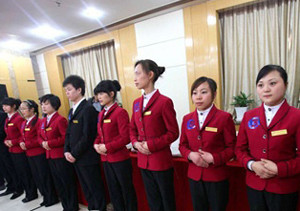 ▲ 중국 각지에서 선발된 '대학생 가정부' 후보자들.ⓒ온바오닷컴 캡처