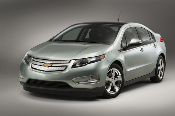 ▲ 1960년식 콜벳(위)과 2011년식 콜벳(아래)