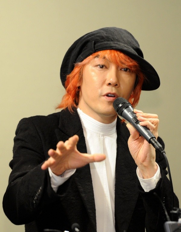 ▲ 가수 김장훈이 30일 오전 서울 63빌딩에서 기자회견을 열고 