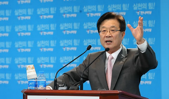 ▲ 강재섭 전 한나라당 대표가 4.27 분당을 재보선과 관련해 기자회견을 갖고 