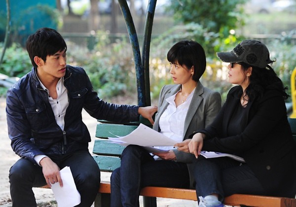 ▲ 왼쪽부터 정석원, 장서희, 이영미 감독.