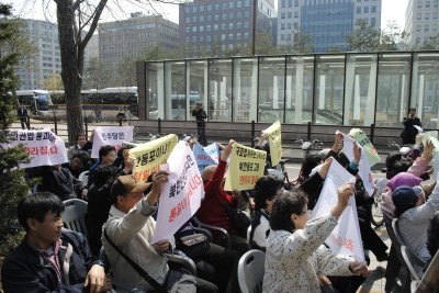 ▲ 북한민주화위원회 등 27개 탈북자단체는 4일 오후 서울 여의도 국회 앞에서 '북한 인권법 통과'를 위한 집회를 열었다. ⓒ뉴데일리