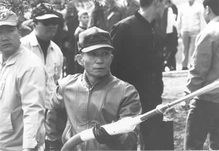 ▲ 1969년 4월5일 식목일 기념행사에서 나무를 심고 있는 박정희 대통령ⓒ자료사진