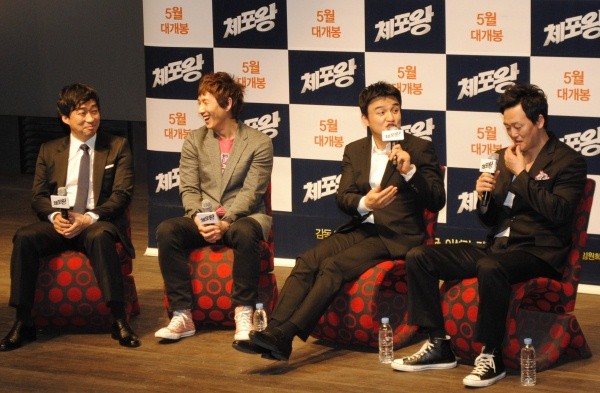 ▲ 5일 서울 광진구 롯데시네마 건대입구점에서 열린 영화 '체포왕(감독 임찬익)' 제작보고회에 참석한 배우 이성민, 이선균, 박중훈, 김정태.  ⓒ 뉴데일리