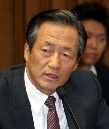 ▲ 한나라당 정몽준 전 대표가 6일 국회에서 열린 최고중진연석회의에서 