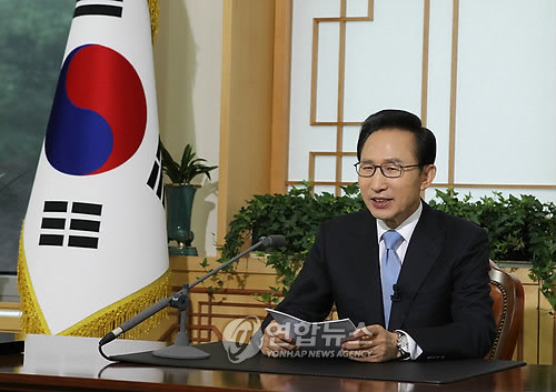 ▲ 라디오-인터넷 연설을 하고 있는 이명박 대통령.ⓒ연합뉴스 자료사진