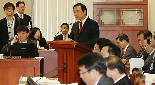 ▲ 임태희 대통령 실장이 19일 오전 국회 운영위 전체회의에서 현황보고를 하고 있다. ⓒ연합뉴스