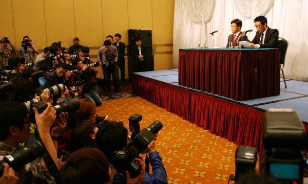 ▲ 기자회견문을 낭독하고 있는 MC몽.  ⓒ 추진혁 기자