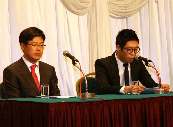 ▲ 사전에 준비해 온 '입장 전문'을 읽고 있는 MC몽.   ⓒ 추진혁 기자