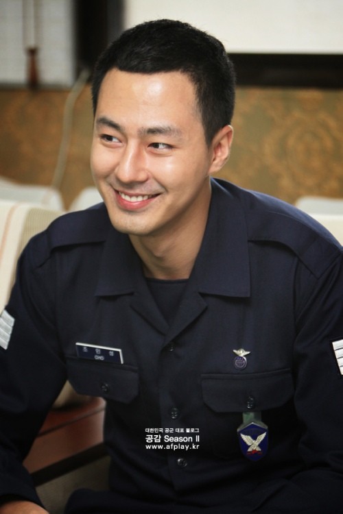 ▲ 오는 5월 4일 전역을 앞둔 배우 조인성.ⓒ공군블로그 '공감'