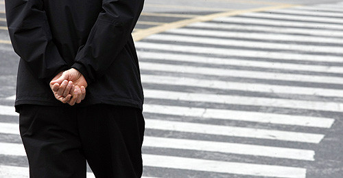 ▲ 노인자살은 다른 연령층에 비해 자살 성공률이 4배나 높다. 오랫동안 계획하고 치명적인 수단을 사용한다. 독거노인이 많아 자살시도 후 구조 가능성이 낮고 도움 받을 행동을 거의 하지 않는다는 점도 특징이다. ⓒ 자료사진