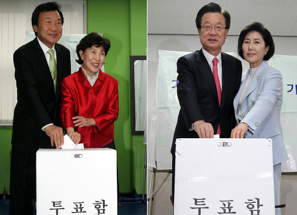 ▲ 4.27 재보선에 출마한 민주당 손학규 후보(왼쪽사진)가 27일 오전 부인 이윤영 씨와 투표하고 있다. 같은시각 한나라당 강재섭 후보(오른쪽사진)와 아내 민병란씨가 투표하고 있다. ⓒ 연합뉴스