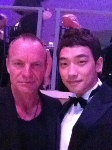 ▲ 가수 비가 영국 가수 스팅과 함께 찍은 사진을 공개했다. ⓒ비 트위터.