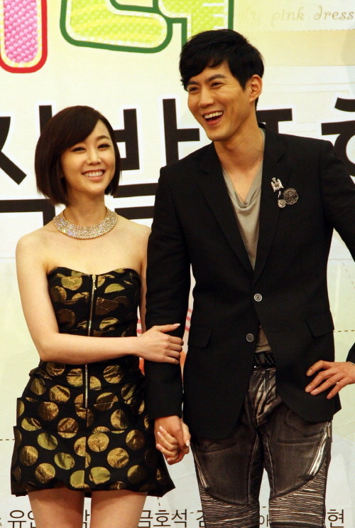 ▲ 미소지으며 포즈를 취하고 있는 김민서와 류진 ⓒ추진혁 기자
