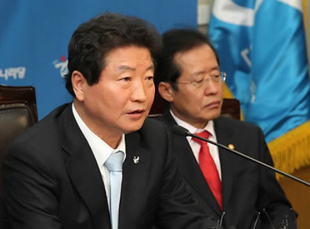 ▲ 한나라당 안상수대표가 28일 오전 서울 여의도 당사에서 열린 최고위원회의에서 