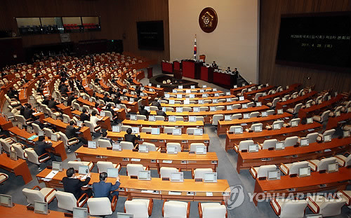 ▲ 28일 국회 본회의장에서 열릴 예정이던 본회의가 민주당 의원들의 불참으로 열리지 않고 있다. ⓒ연합뉴스