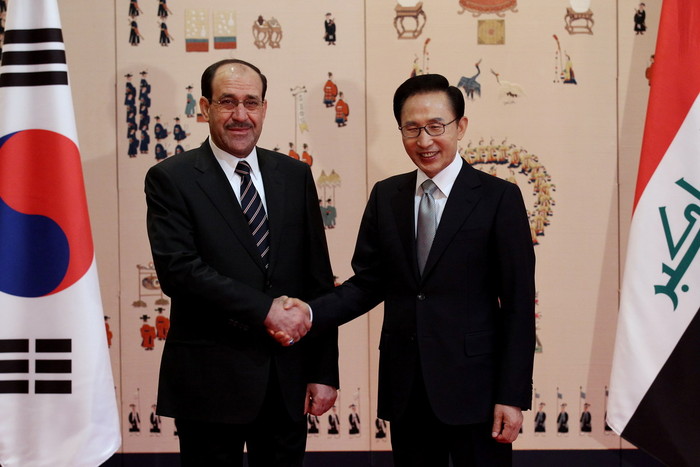 ▲ 이명박 대통령과 말리키 이라크 총리가 28일 청와대에서 정상회담을 갖고 악수하고 있다.ⓒ청와대