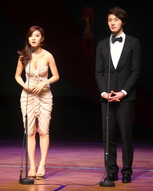 ▲ 홍보대사로서 소감을 밝히고 있는 배우 김소은과 정일우.  ⓒ 노용헌 기자