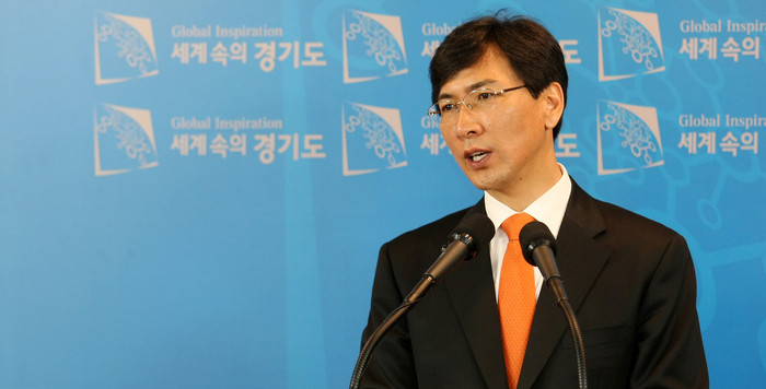 ▲ 4일 안희정 충남지사가 경기도청을 방문, 기자간담회를 가진 모습ⓒ뉴데일리