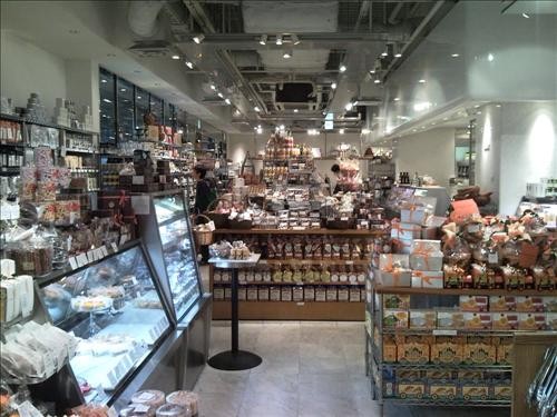 ▲ 신세계가 단독으로 들려온 '딘앤델루카'.ⓒ신세계 제공