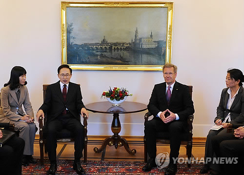 ▲ 이명박 대통령과 볼프 독일 대통령이 9일 오전(현지시간) 독일 베를린 대통령궁에서 한-독 정상회담을 열고 있다. ⓒ연합뉴스