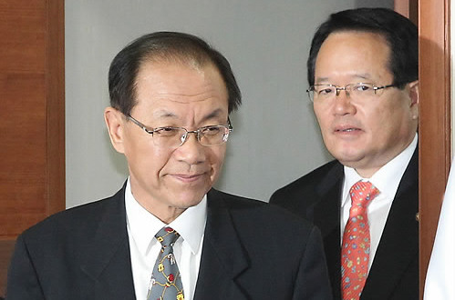 ▲ 한나라당 황우여 원내대표와 정의화 국회 부의장이 11일 오전 서울 여의도 당사에서 열린 중진회의에 참석하고 있다ⓒ