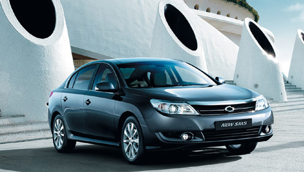 ▲ 르노삼성의 SM5. 반응이 좋을 것이라는 당초 기대와는 달리 낮은 출력과 타사의 신차 때문에 판매가 많은 편은 아니다.