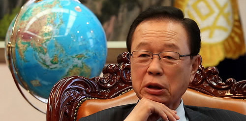 ▲ 박희태 국회의장이 G20 국회의장회의가 가지는 의미에 대해 설명하고 있다. ⓒ연합뉴스