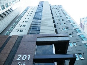 ▲ 27일 오전 채동하의 시신이 발견된 서울 은평구 불광동 소재 L아파트 전경.  ⓒ 뉴데일리