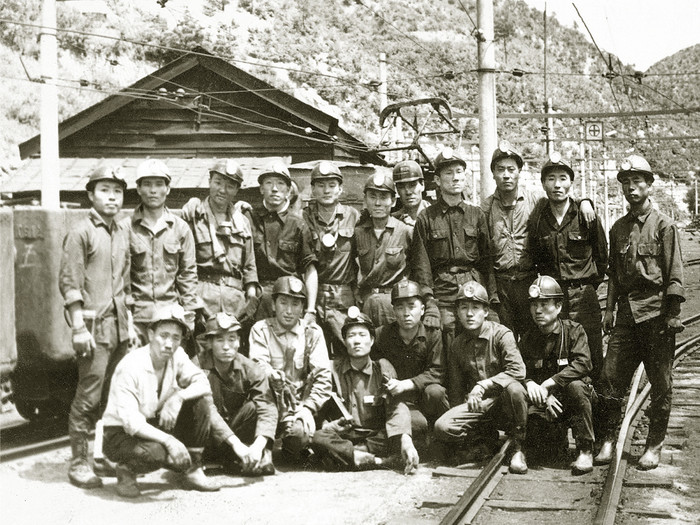 ▲ 파독광부들의 기념촬영 ⓒ뉴데일리