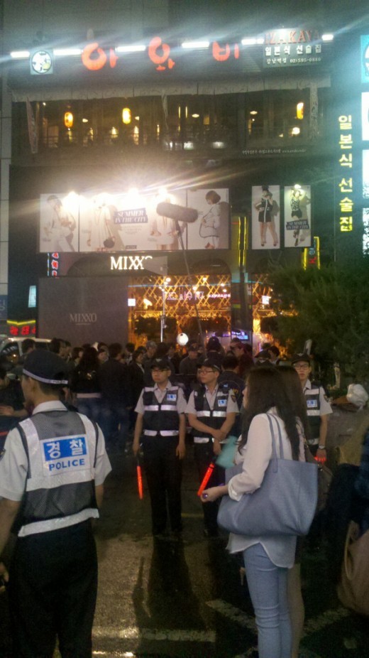 ▲ 강남역에서 '본 레거시'를 촬영중이라며 올라온 사진.ⓒ트위터