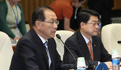 ▲ 한나라당 황우여 원내대표가 3일 오전 국회에서 열린 주요당직자회의에서 여야 폭로에 대해 말하고 있다. ⓒ연합뉴스