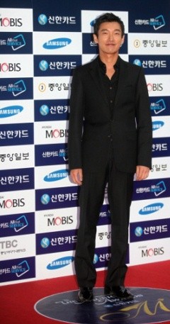 ▲ '제5회 더 뮤지컬 어워즈'에서 남우주연상을 수상한 배우 조승우가 레드카펫 입장을 하고 있다.  ⓒ 노용헌 기자