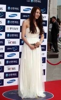 ▲ '제5회 더 뮤지컬 어워즈'에서 여우주연상을 수상한 뮤지컬 배우 차지연이 레드카펫 입장을 하고 있다.  ⓒ 노용헌 기자